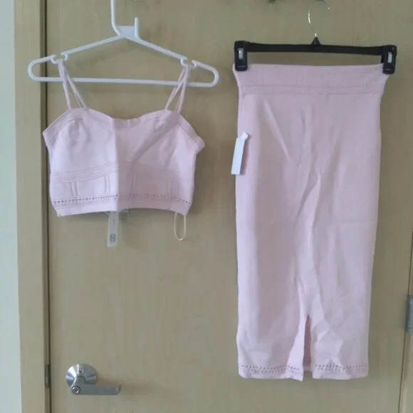 NWT House of Harlow 1960 Pink Coord Set - Picture 5 of 6